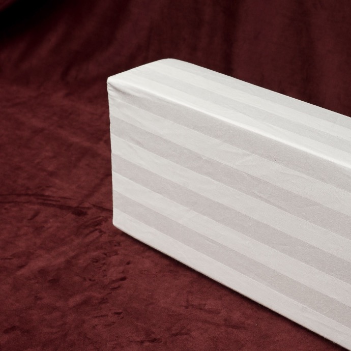 Fensterpolster (mit Stoffbezug)